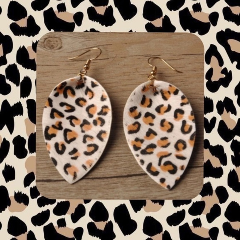 NWT Leopard Print Leather Dangle Earrings - Picture 4 of 7